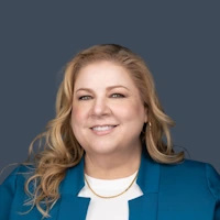 portrait of Heather Beach